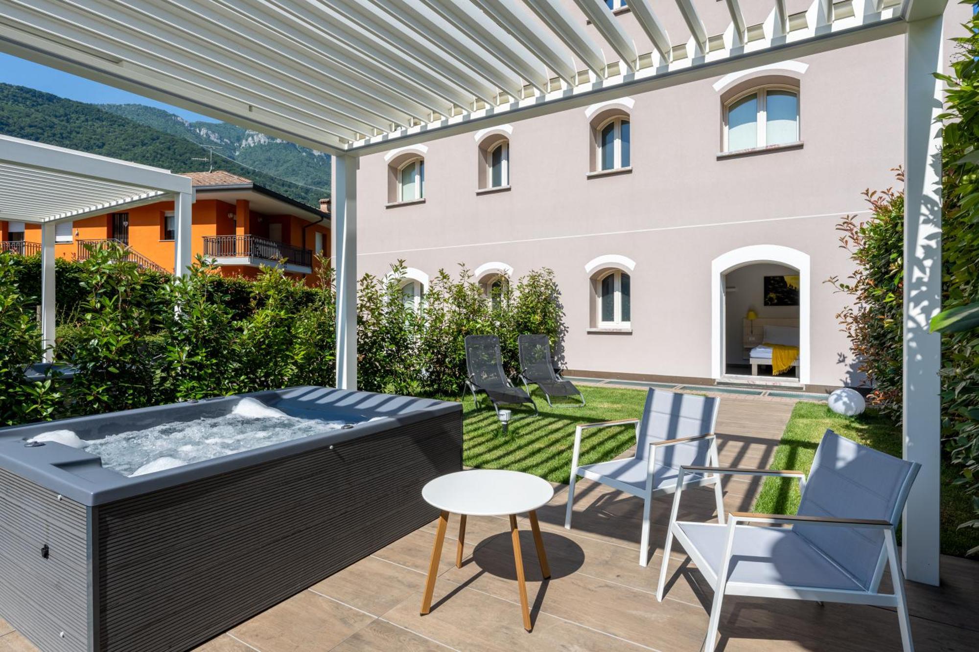 Bianco Hotel Primaluna Εξωτερικό φωτογραφία